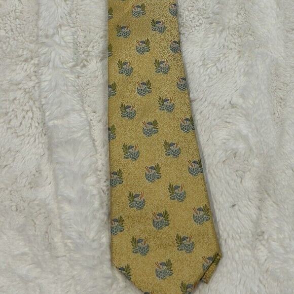 Men's TOMMY BAHAMA Tie Silk Pineapple Tropical Vacation Work Core NWT - Picture 1 of 3